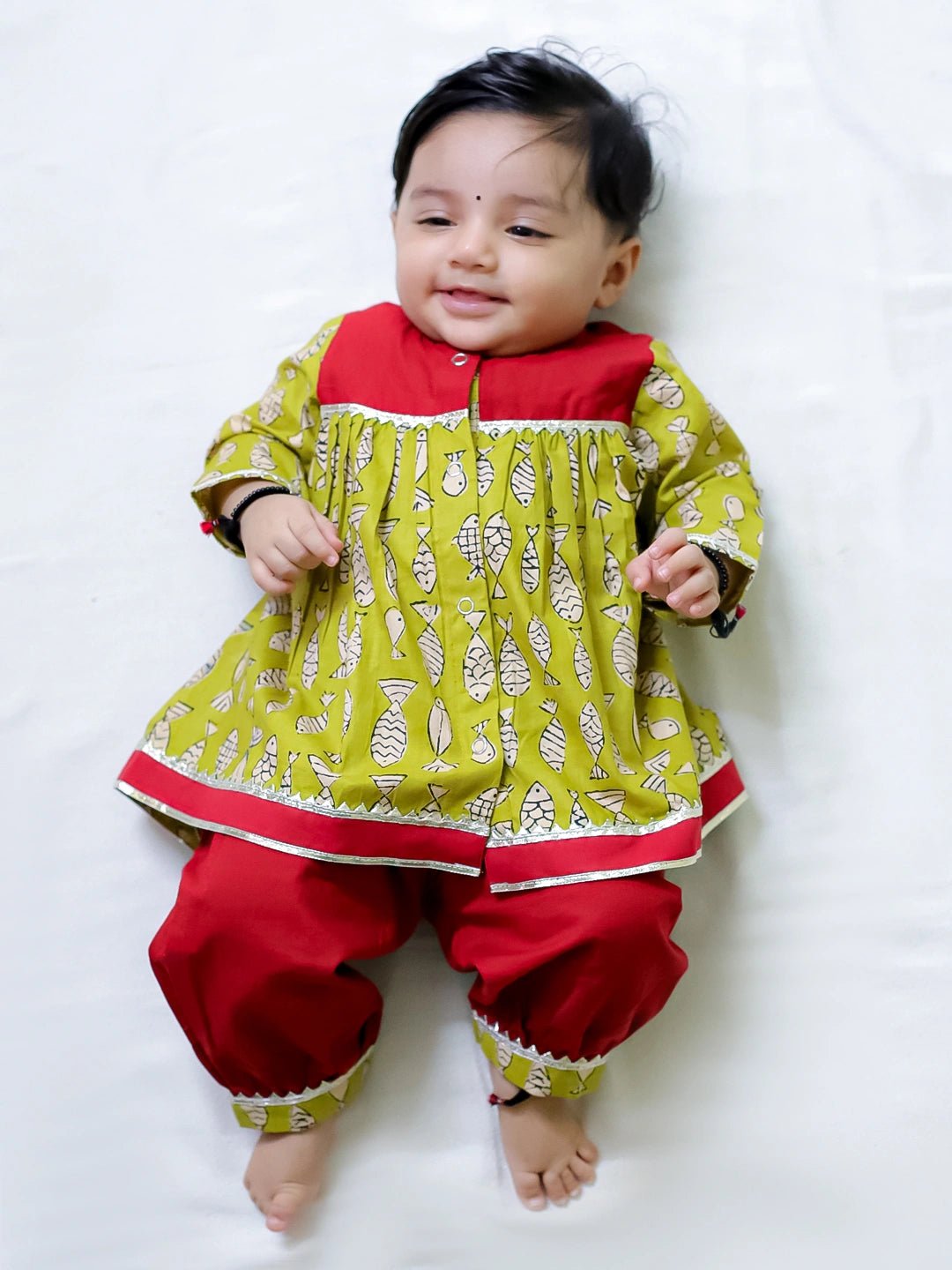 Fast Wear Girls Cotton Ethnic Set For Infants