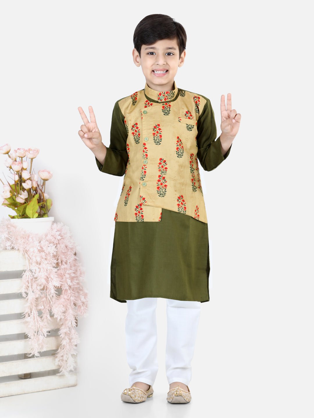 Fast Wear Full Sleeves Solid Kurta With Floral Printed Attached Jacket And Pyjama