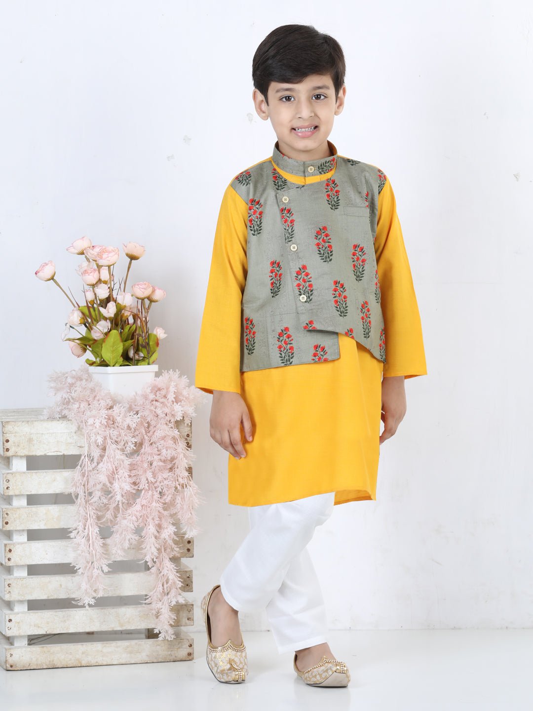 Fast Wear Full Sleeves Solid Kurta With Floral Printed Attached Jacket And Pyjama