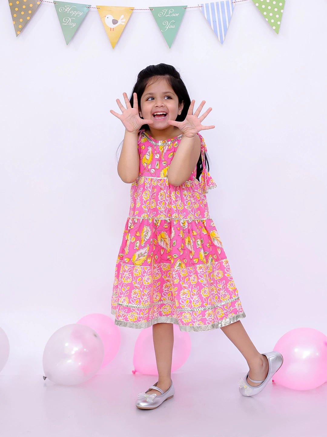 Fast Wear Ethnic Summer Sleeveless Tie & Dye Dress For Girls
