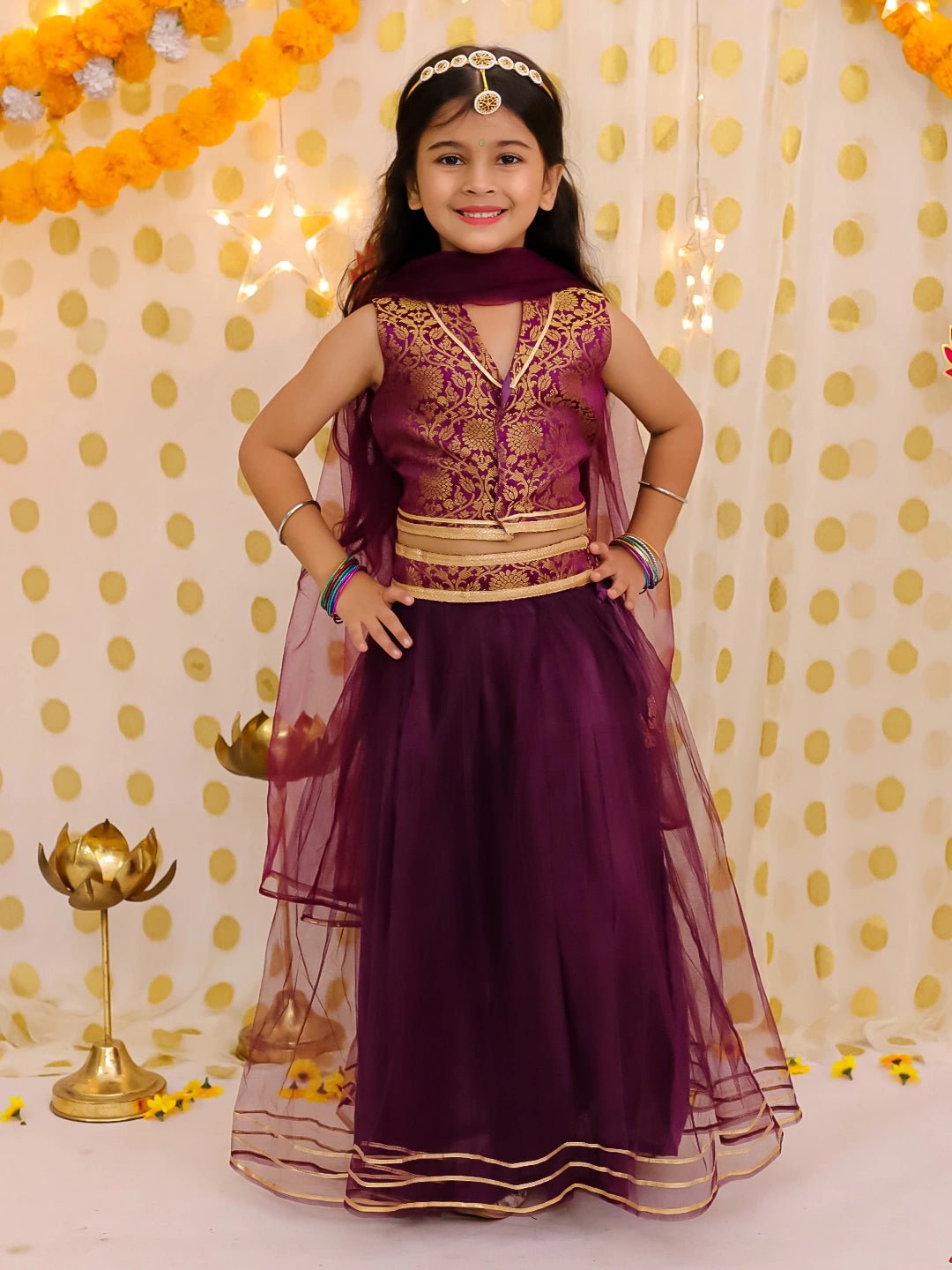 Fast Wear Sleeveless Jacquard Collared Choli With Net Lehenga Set For Girls