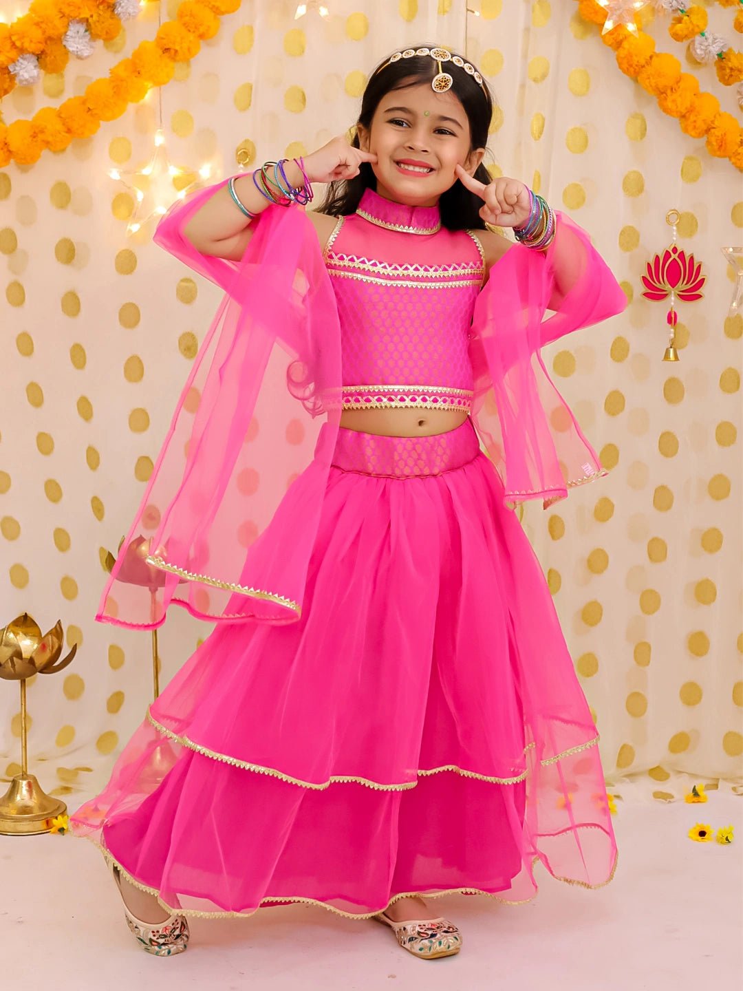 Fast Wear Sleeveless Halter Neck Lehenga Choli With Dupatta Set For Girls