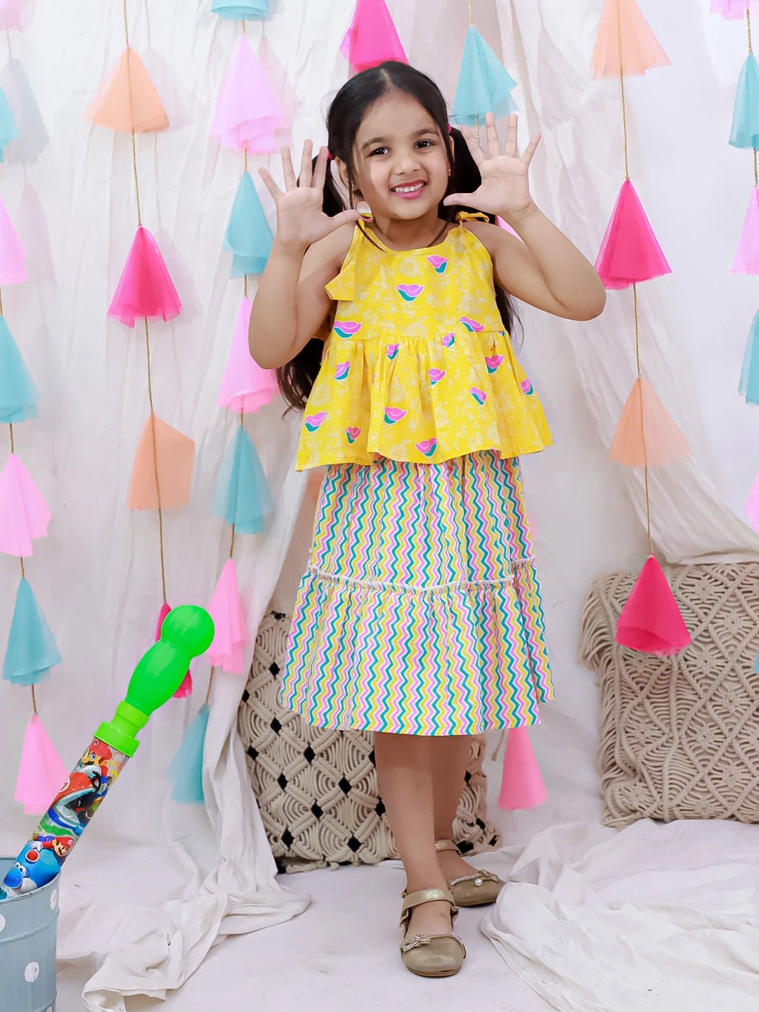 Fast Wear Summer Sleeveless Pure Cotton Printed Tieup Top & Skirt Set For Girls