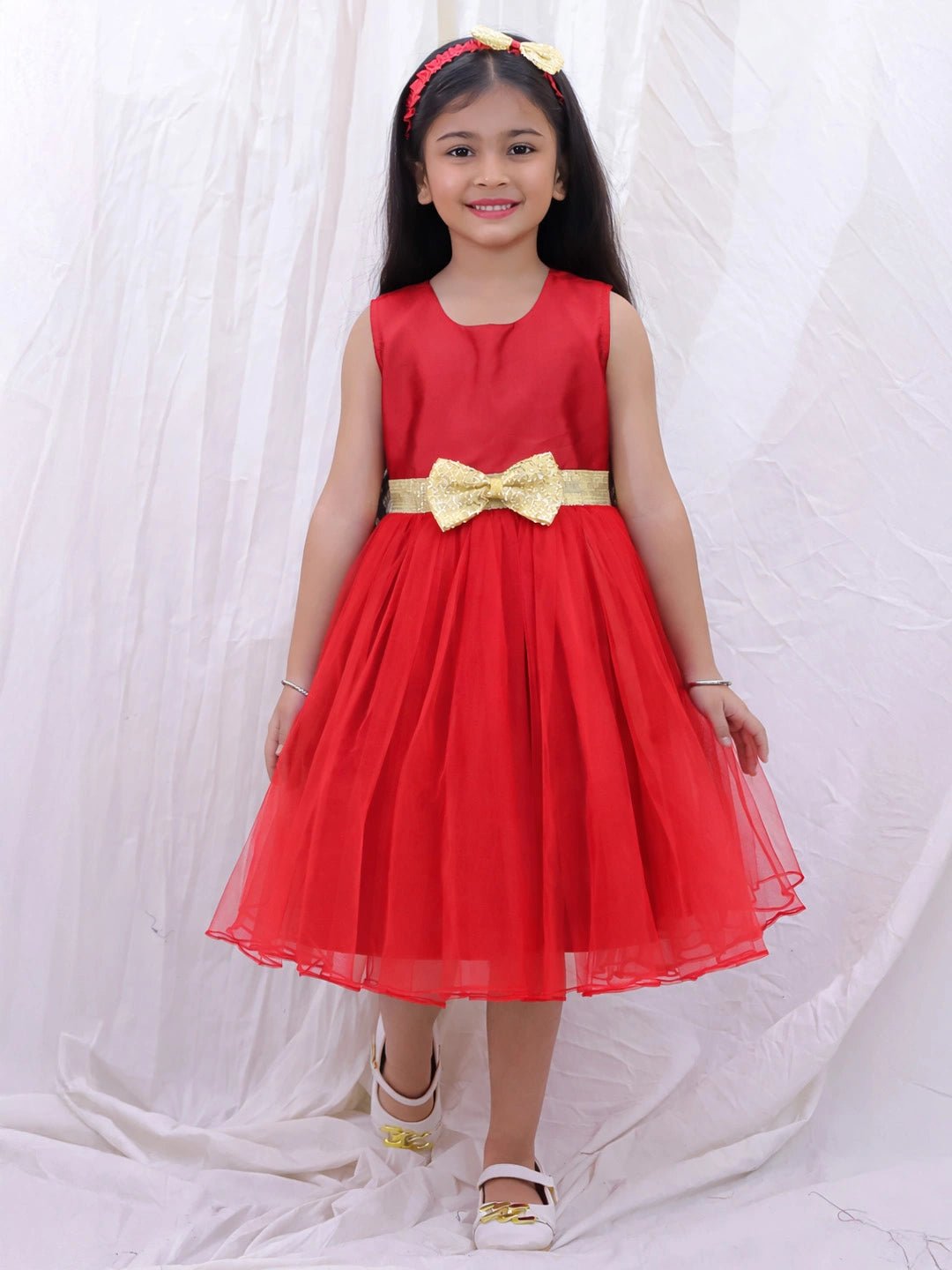 Fast Wear Sleeveless Taffeta Party Frock With Hairband For Girls