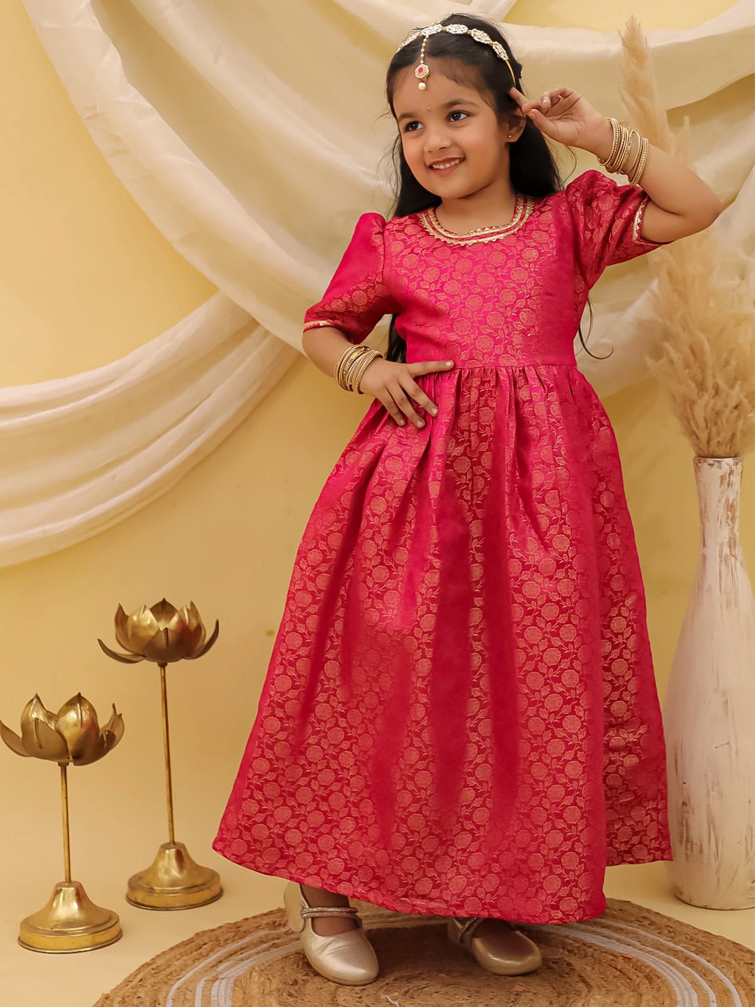 Fast Wear Short Sleeves Pathani Gown For Girls