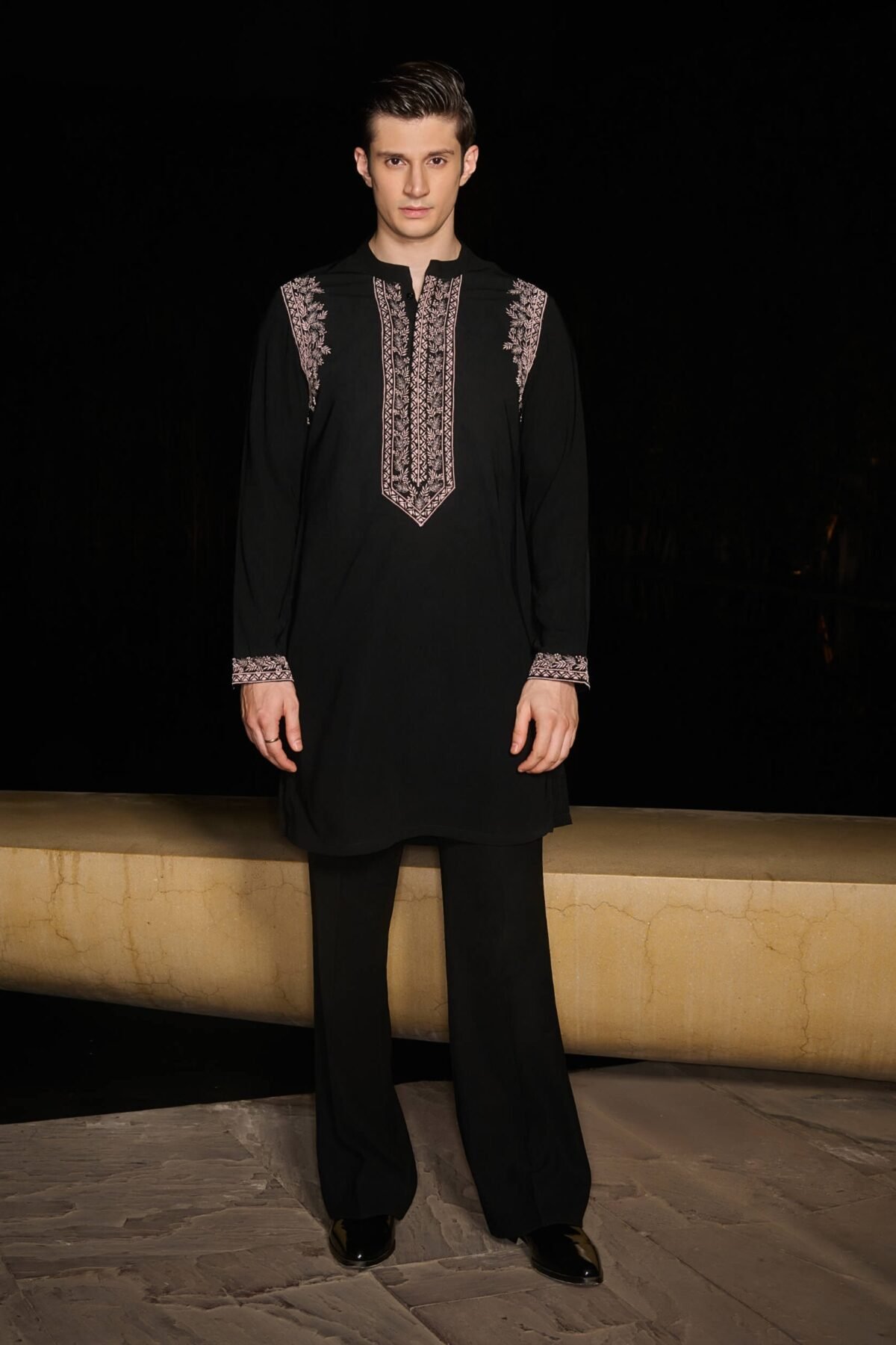 Stride black kurta and pants