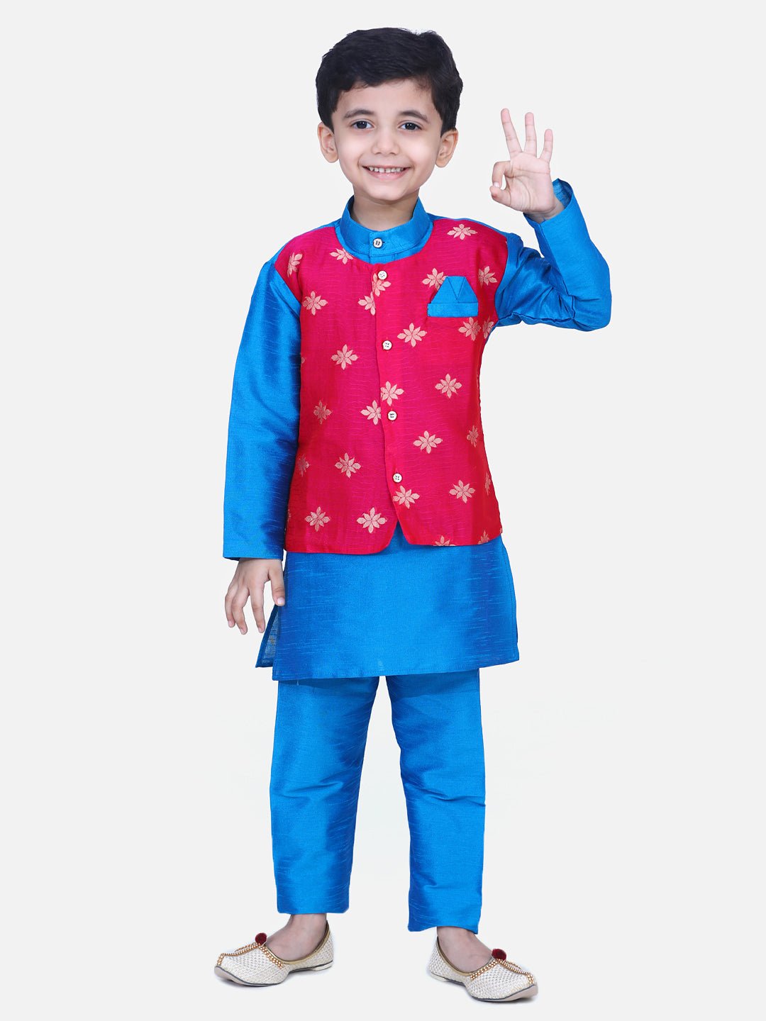 Fast Wear Full Sleeves Flower Design Attached Jacket Kurta With Pyjama