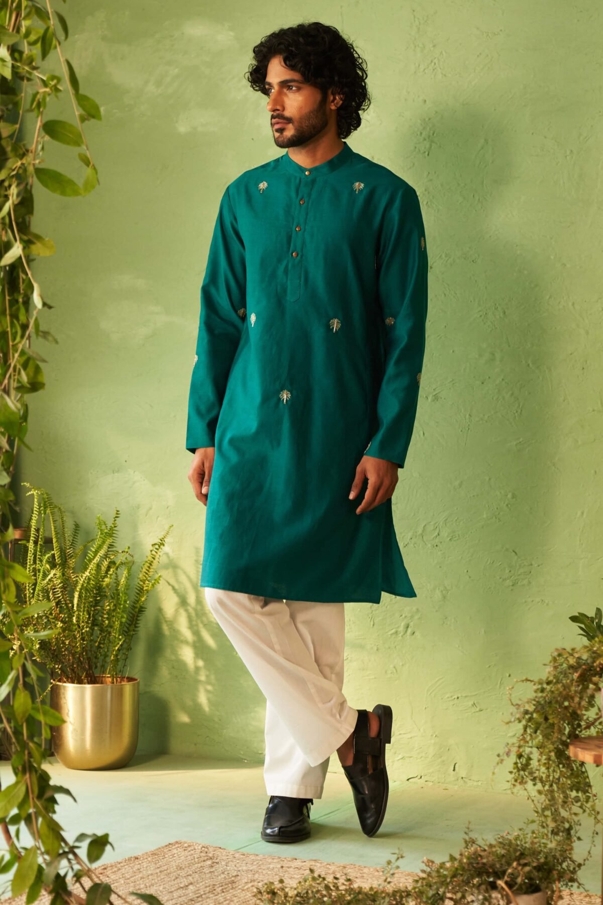Peacock green straight full sleeved kurta and pyjamas