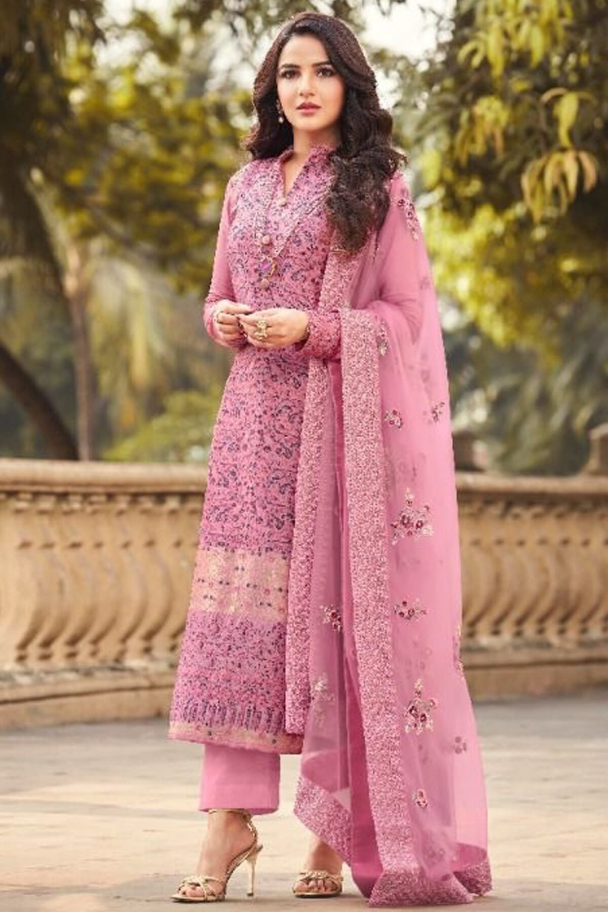 Kameez Kameez in Light Pink for Wedding Occasions