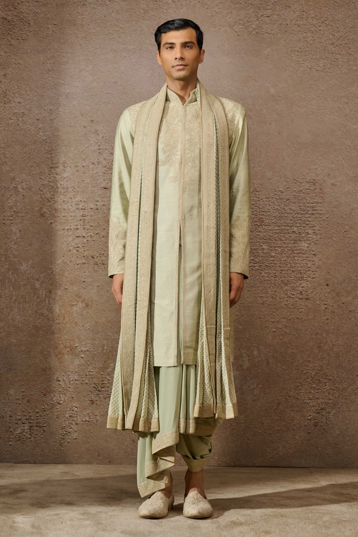 Otherworldly Classic Embroidered Kurta Set