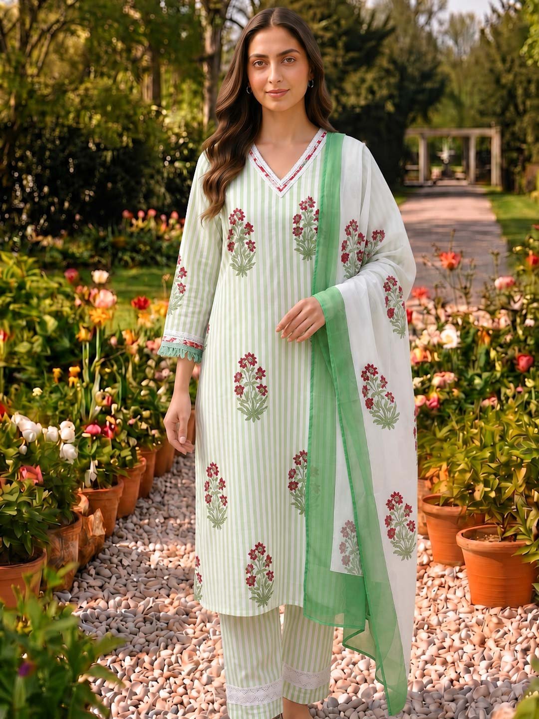Green & White Cotton Handblock Suit Set With Lace Work