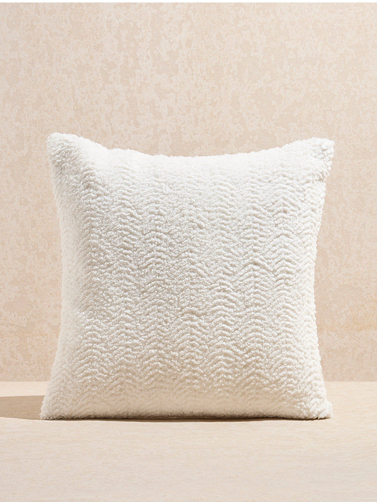 Fast Wear White Chevron Design Cushion Cover