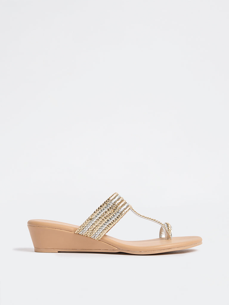 Fast Wear Gold Braided Kolhapuri Sandals