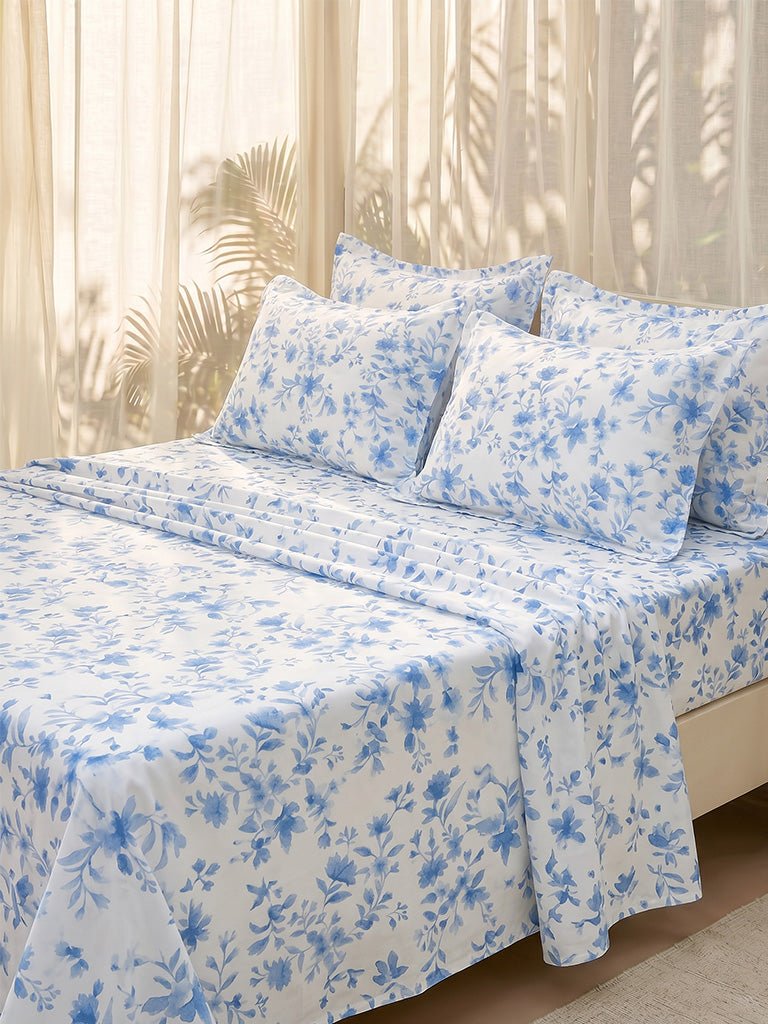 Fast Wear Blue Floral Pattern Queen Bed Sheet Set