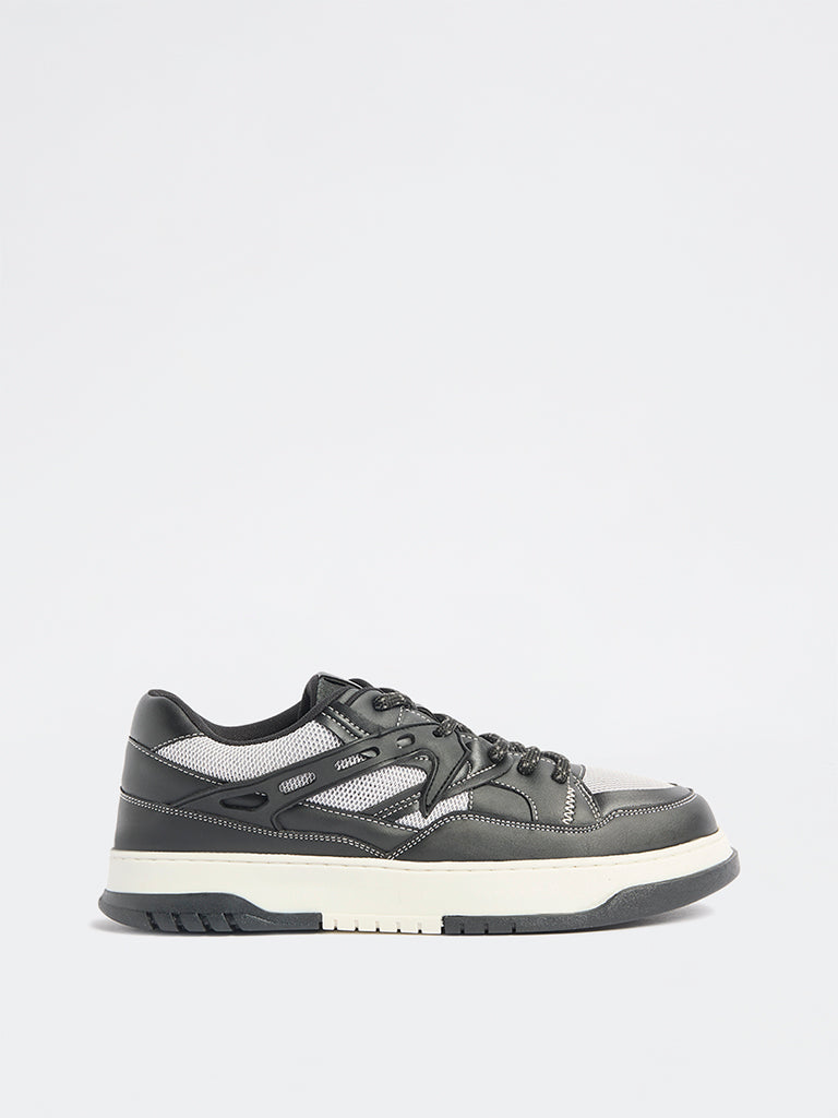 Fast Wear Black Mesh-DFast Weariled Lace-Up Sneakers