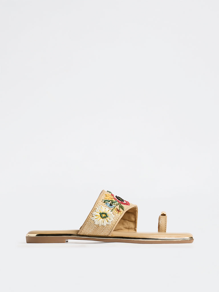 Fast Wear Beige Embroidered Toe-Ring Sandals