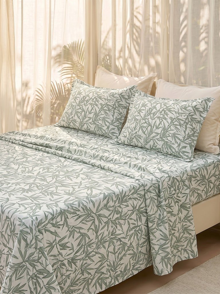 Fast Wear Green Bamboo Leaf Printed Queen Bed Sheet Set