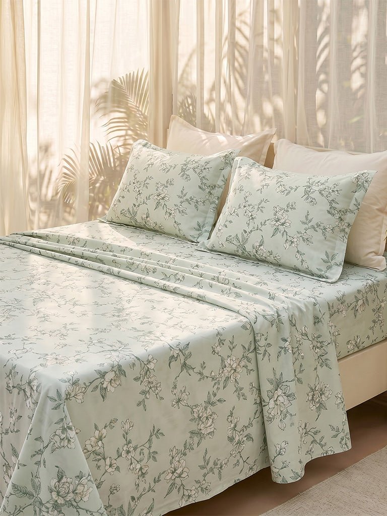Fast Wear Green Floral Printed Queen Bed Sheet Set