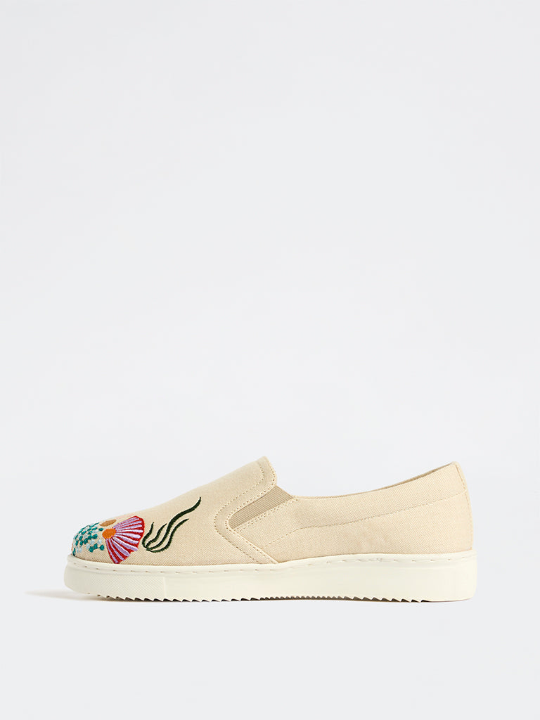 Fast Wear Cream Embroidered Loafers
