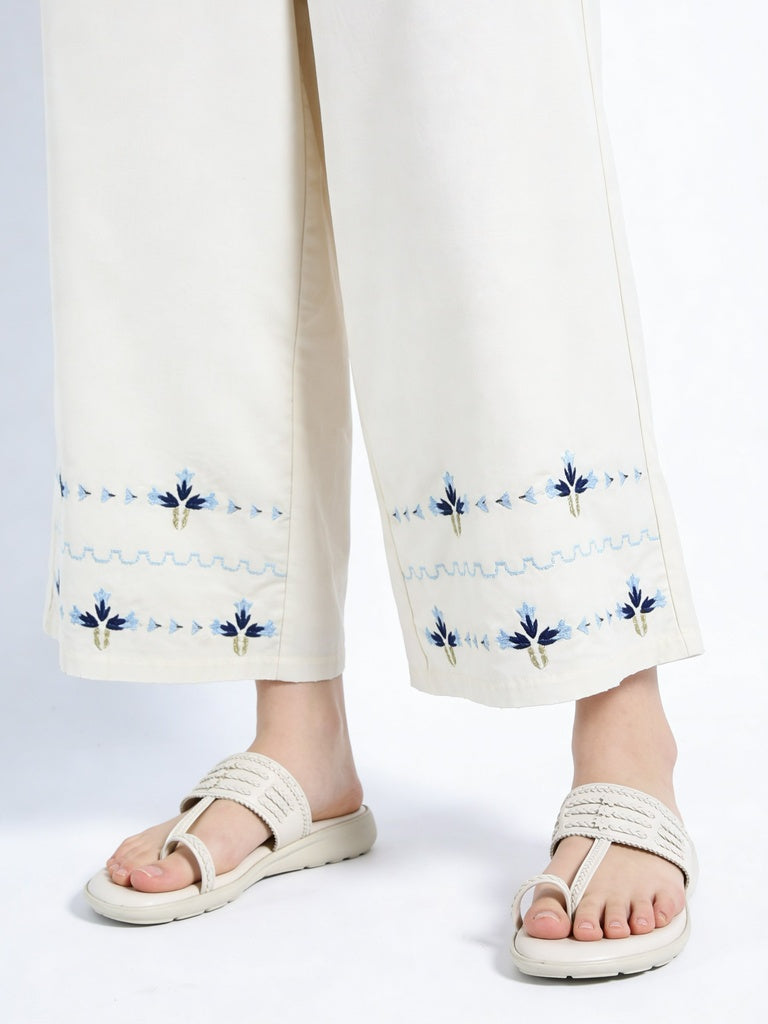 Fast Wear Ivory Kolhapuri Sandals