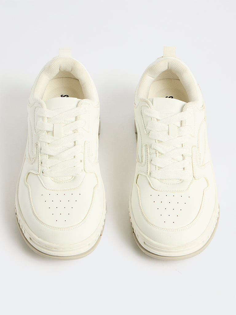 Fast Wear Off-White Sneakers
