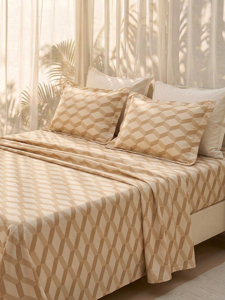 Fast Wear Beige Rhombus Printed Fitted Queen Bed Sheet Set