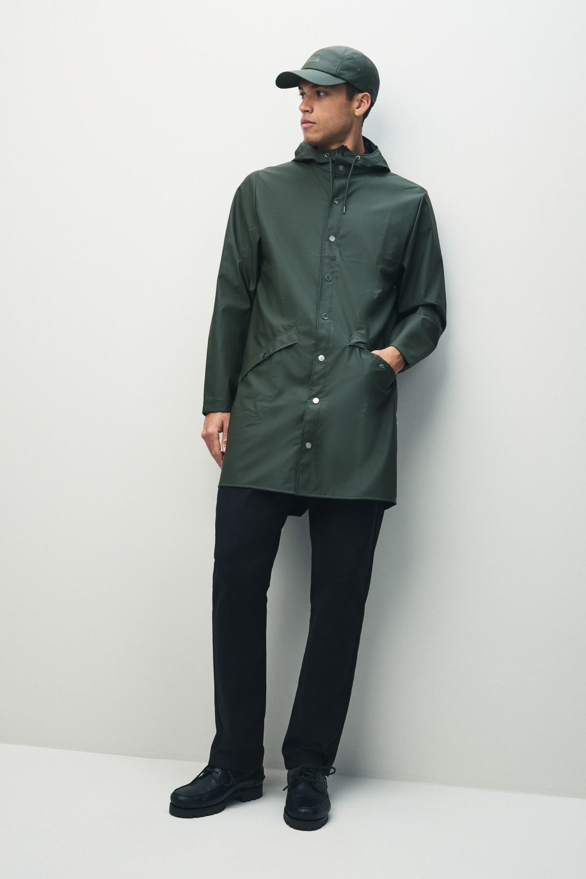Green Long Waterproof Rain Jacket for Men Outdoor Adventure Wear